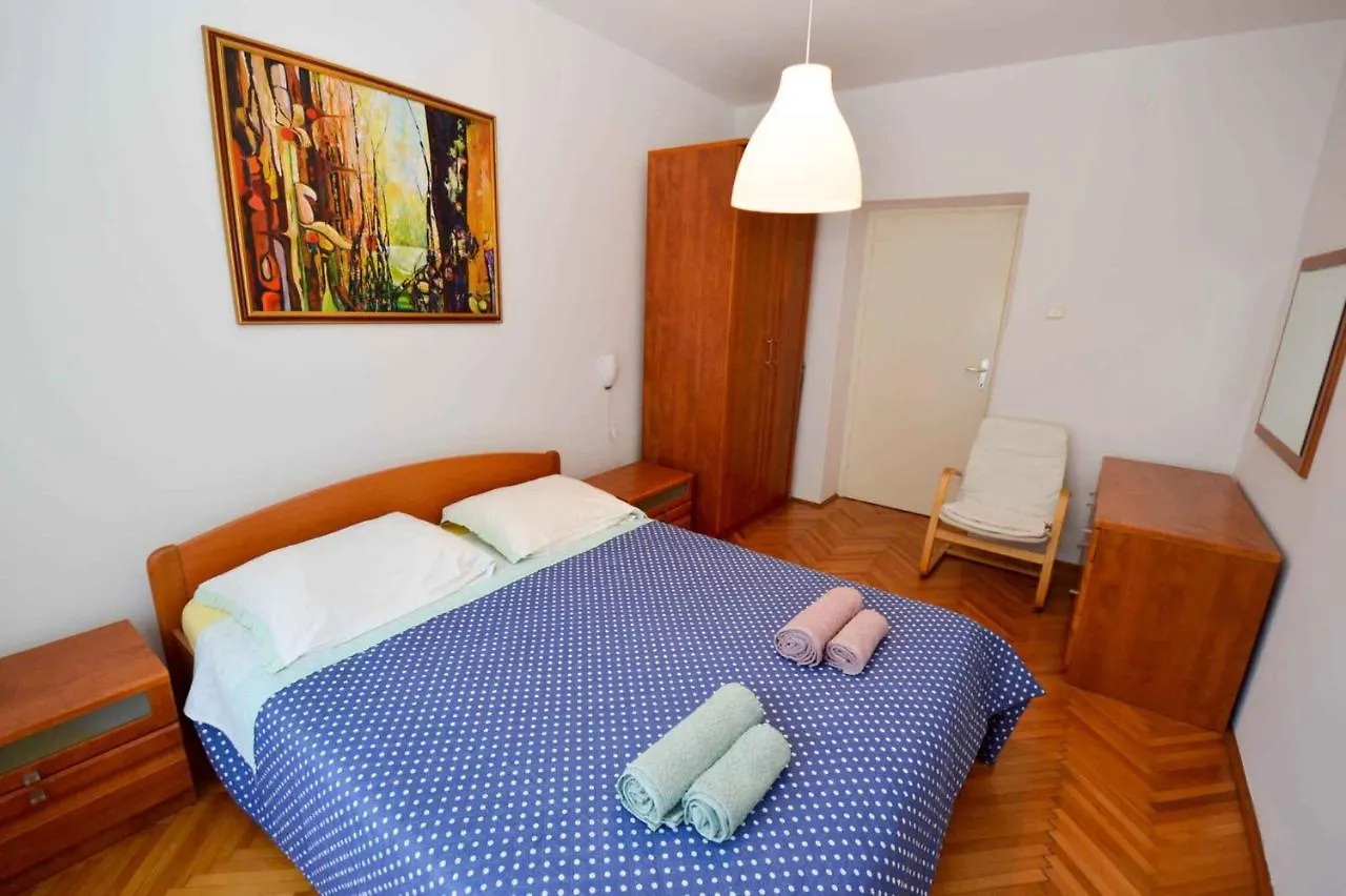 Apartment Pula 43 Veruda 0*,